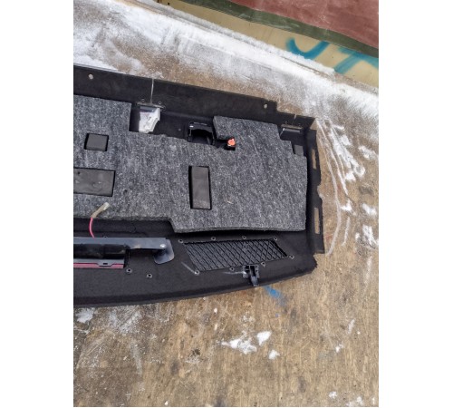 Задняя полка