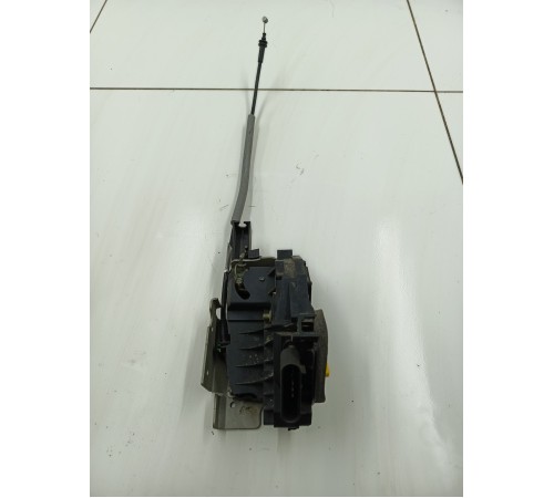 Замок двери задней правой