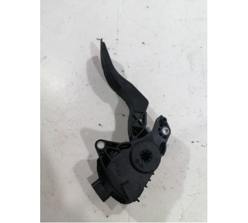 Педаль акселератора (газа)