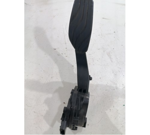 Педаль акселератора (газа)