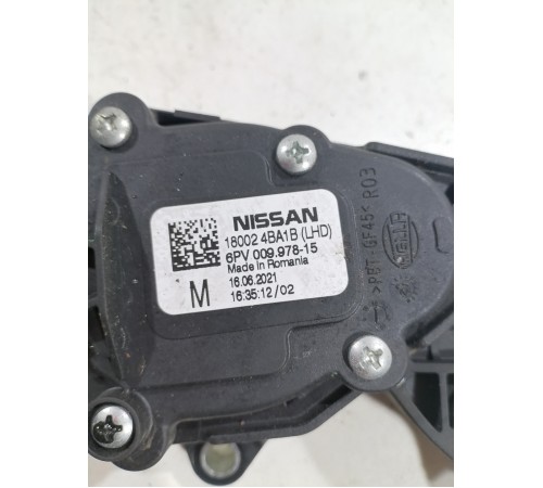 Педаль акселератора (газа)