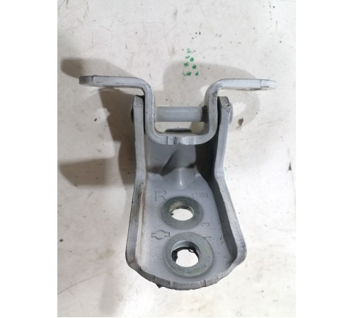 Петля двери передняя правая верхняя