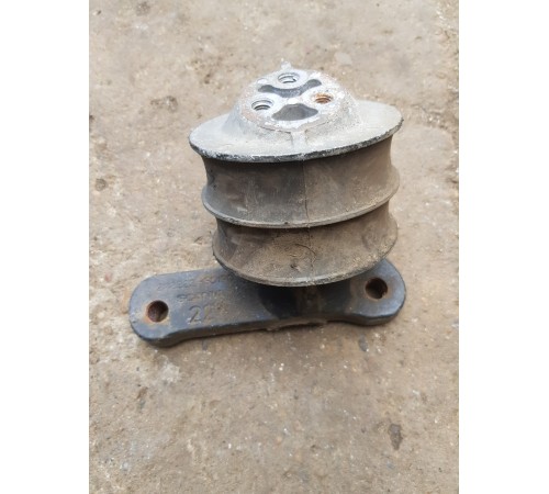 Кронштейн подвески двигателя ширина переднего