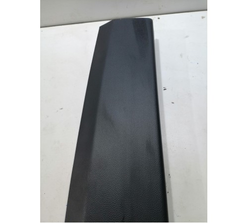 Накладка крышки багажника верхняя внутренняя