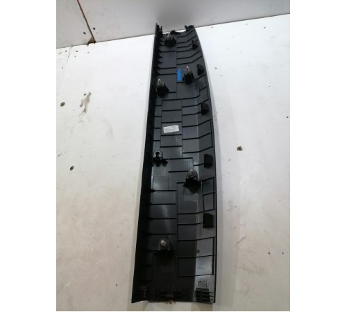 Накладка крышки багажника верхняя внутренняя