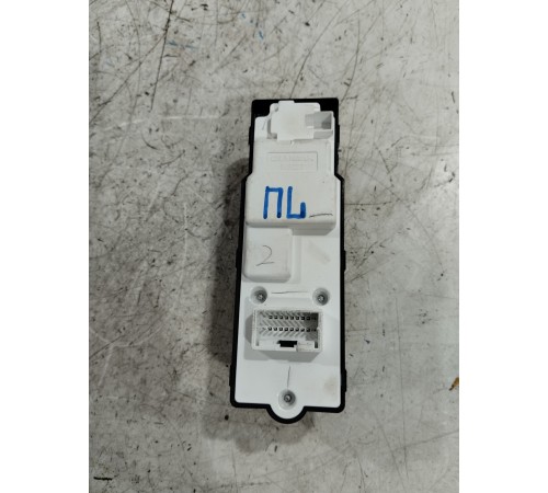 Блок управления стеклоподъемниками передний левый