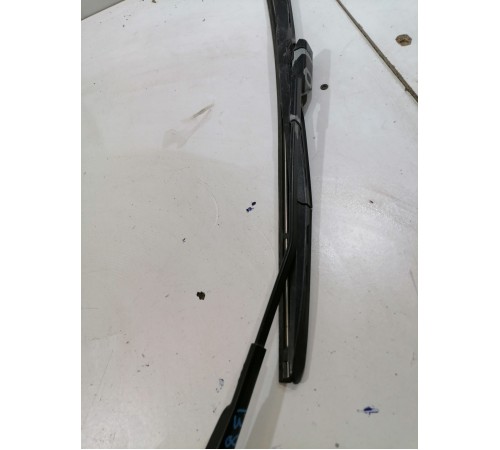 Поводок стеклоочистителя левый