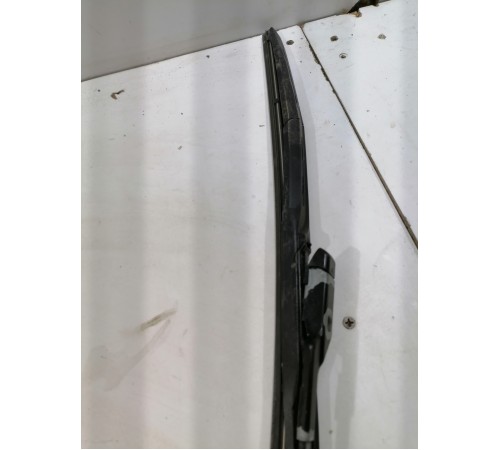 Поводок стеклоочистителя левый