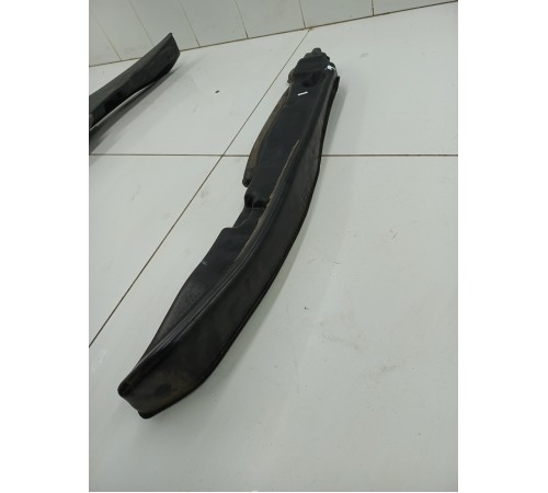 Пыльник крыла передний левый