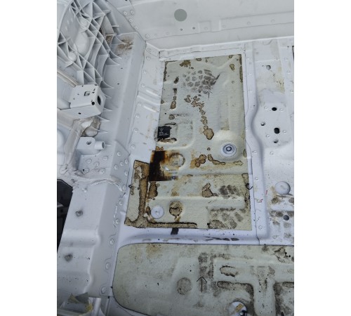 Ниша багажника(запасного колеса)