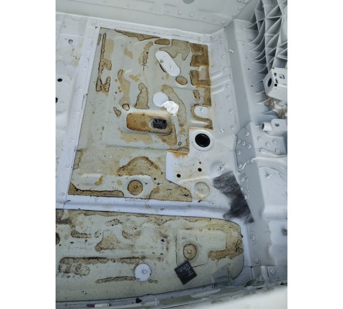 Ниша багажника(запасного колеса)