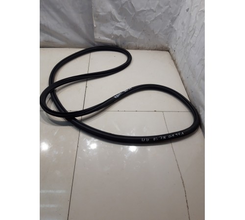 Уплотнитель двери (передний, правый)