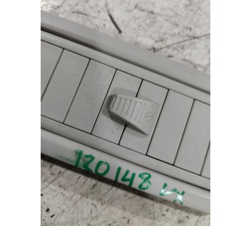 Воздушный дефлектор салона зимний правый