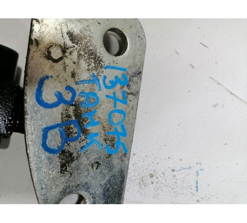 Петля двери багажника верхняя