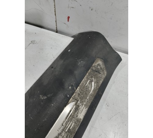 Накладка порога (передняя правая)