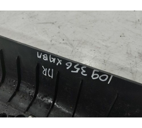 Накладка порога (передняя правая)