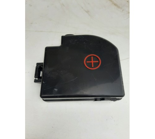 Крышка клеммы аккумулятора плюс