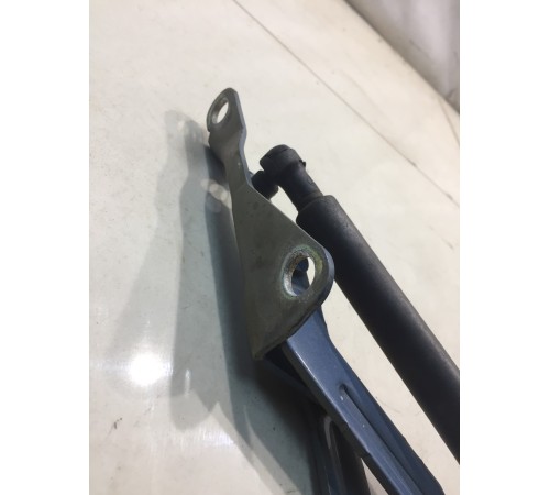 Петля крышка багажника (левая)