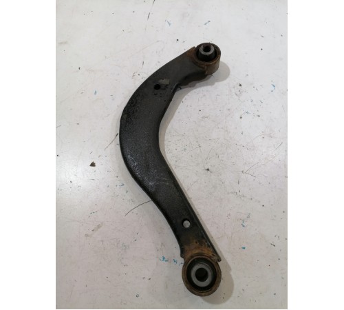 Рычаг задний левый верхний