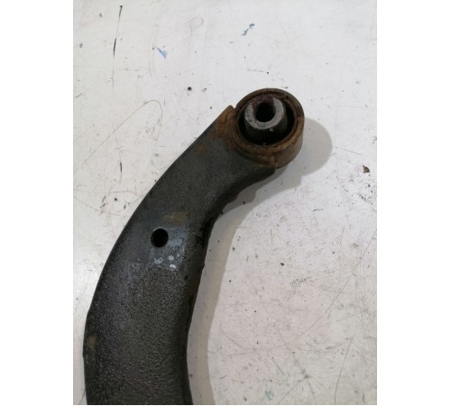 Рычаг задний левый верхний
