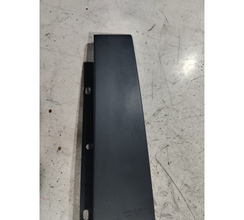 Накладка двери передняя левая