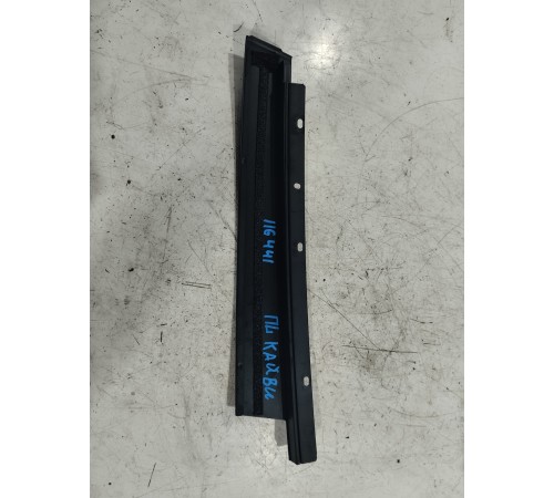 Накладка двери передняя левая