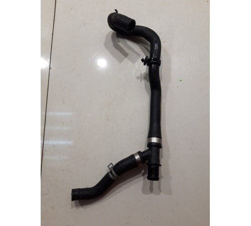 Патрубок системы охлаждения