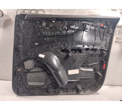 Обшивка двери(передняя левая)