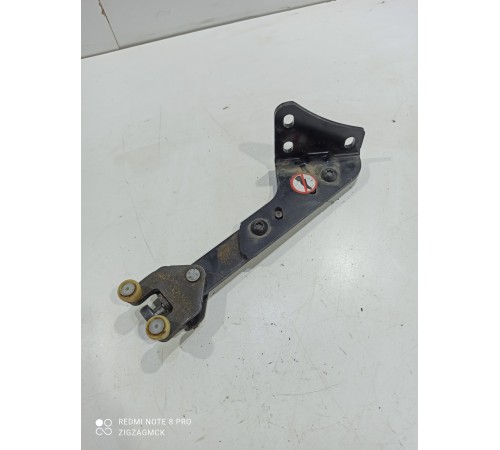 Ролик двери сдвижной (задний правый нижний)