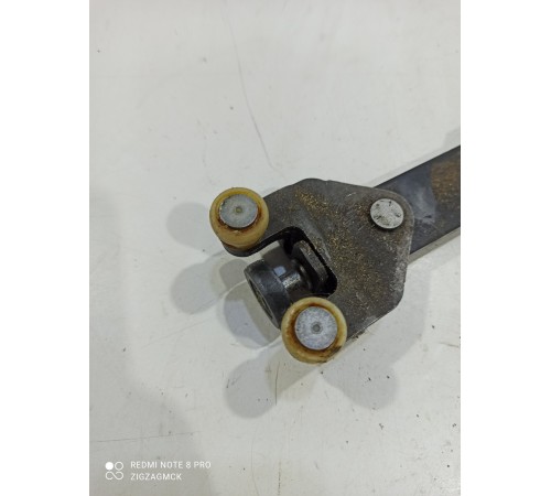 Ролик двери сдвижной (задний правый нижний)