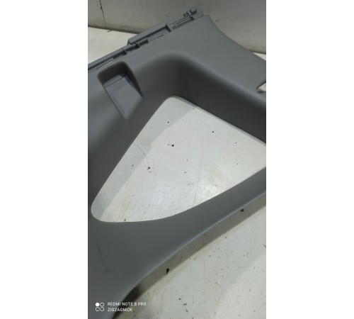 Обшивка задней стойки (правая)