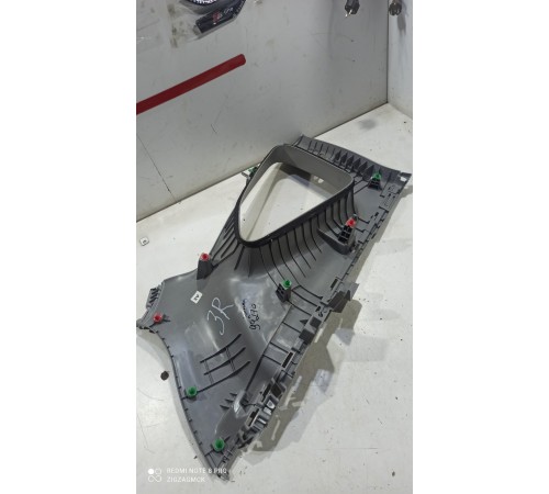 Обшивка задней стойки (правая)