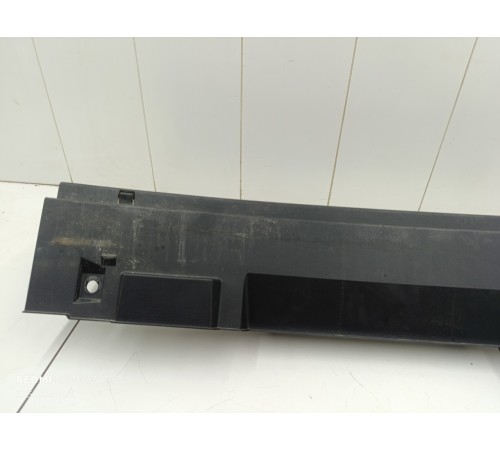 Обшивка задней панели замка багажника