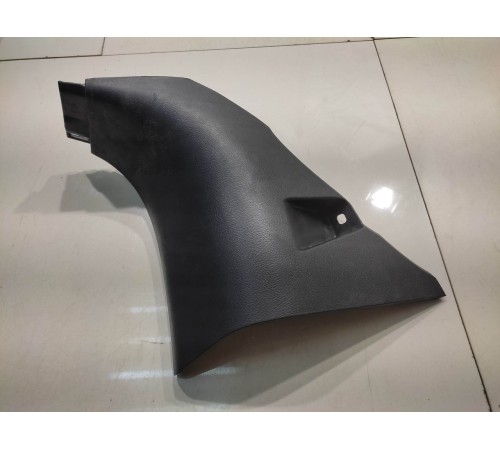 Обшивка стойки (передняя, правая)