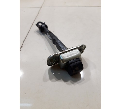 Ограничитель двери (передний, правый)