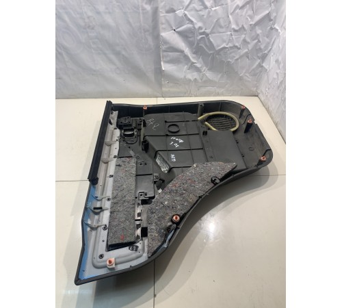 Обшивка двери (задняя, правая)