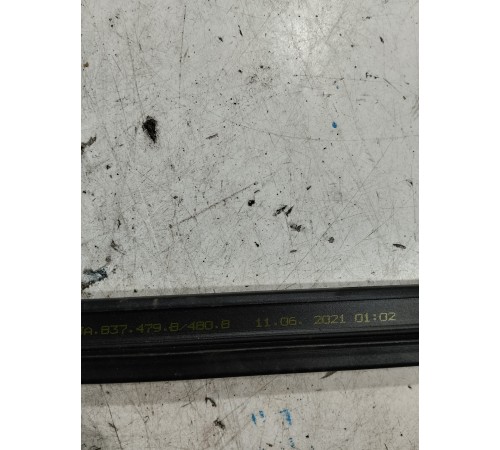 Уплотнитель стекла (передний правый внутренний)