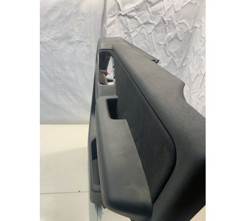 Обшивка двери (задняя, правая)