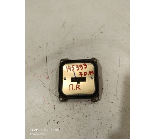 Блок розжига передней фары правый