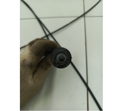 Трос открывания лючка бензобака