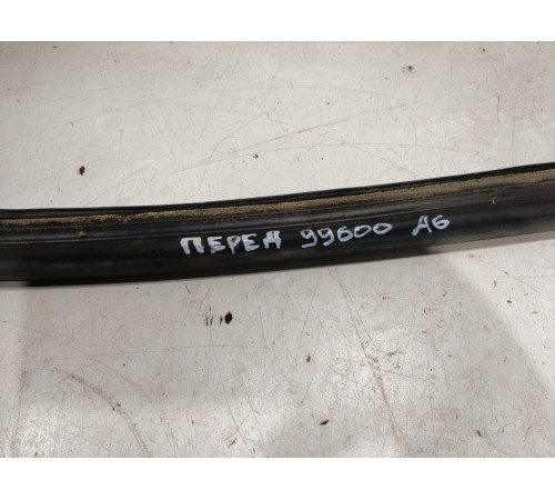 Уплотнитель капота передний