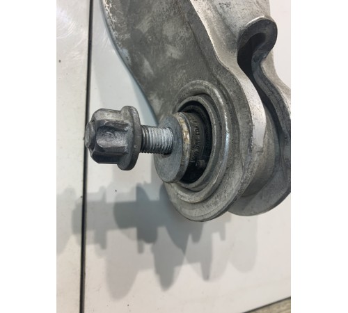 Рычаги подвески (задний, левый, нижний)