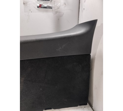 Обшивка крышки багажника