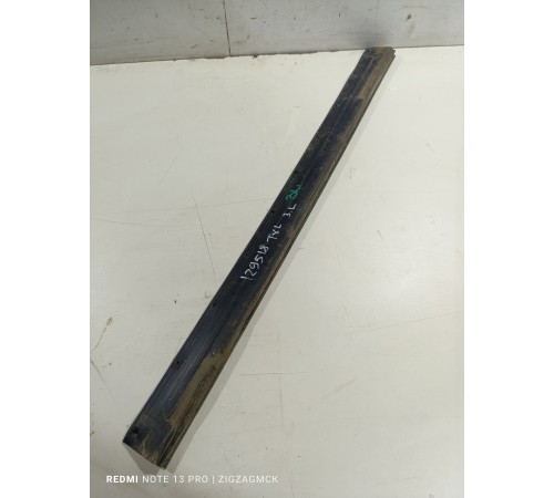 Уплотнитель двери задний левый нижний