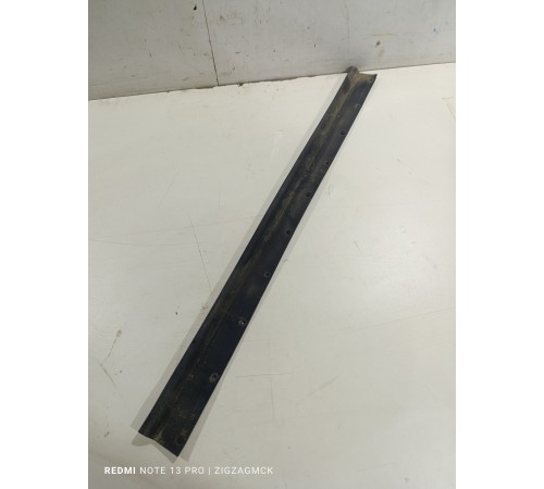 Уплотнитель двери задний левый нижний