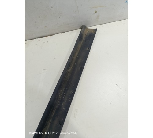 Уплотнитель двери задний левый нижний