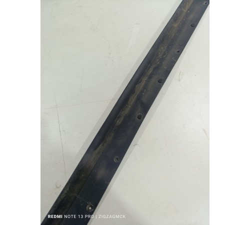 Уплотнитель двери задний левый нижний