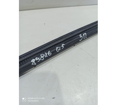 Уплотнитель стекла (задний правый внутренний)