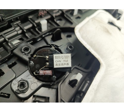 Обшивка двери передняя левая