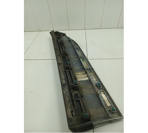 Накладка двери передняя правая внешняя